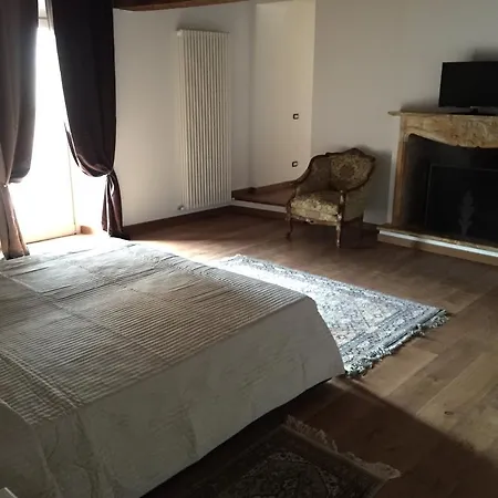 La Residenza Piacentina ベッド・アンド・ブレックファスト 4*